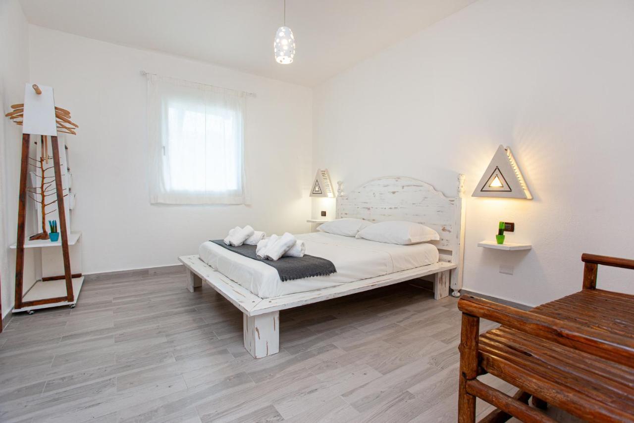 Camere Tirreno 1 San Teodoro  Esterno foto