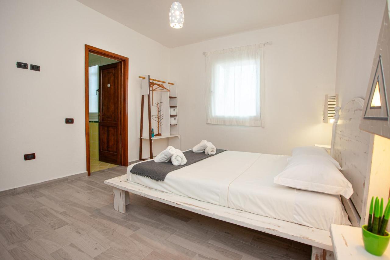 Camere Tirreno 1 San Teodoro  Esterno foto